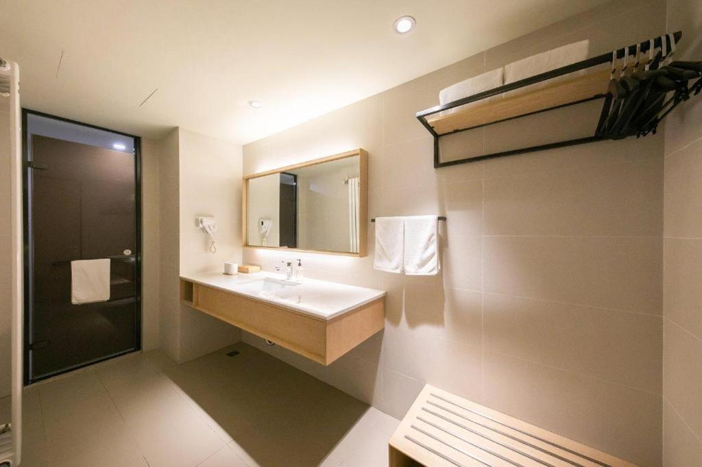 Ji Hotel Beijing Tiantan Exterior photo